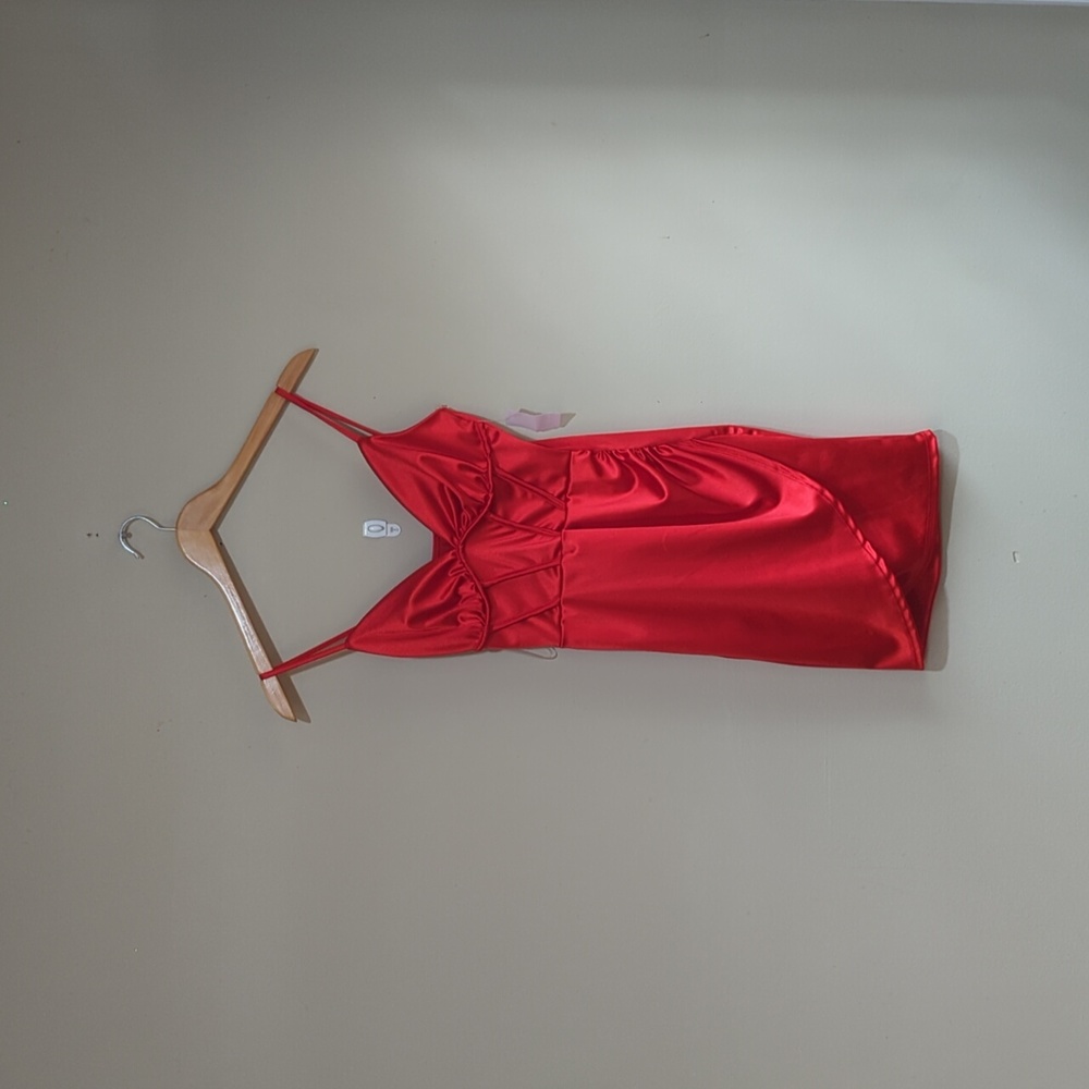 Red bodycon dress